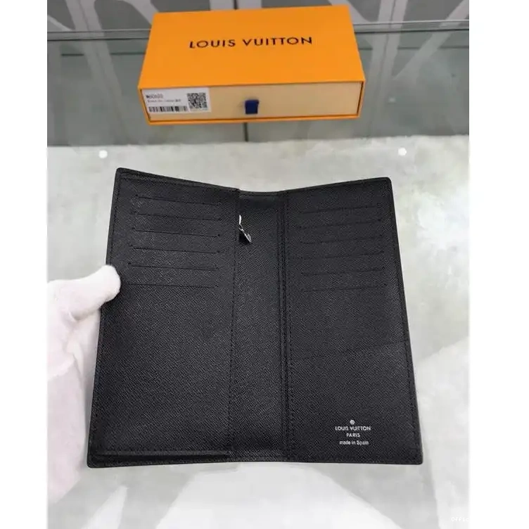 Official Brother Sam LV 19T1L0584 Bags 0731